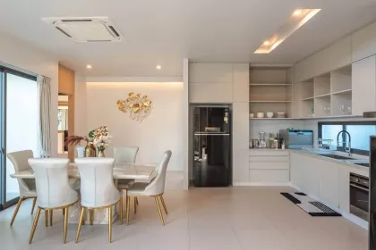 Moderne tropische 3-Zimmer-Poolvilla in Pasak, Cherng Talay
