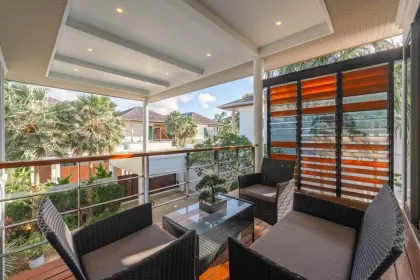 Moderne tropische 3-Zimmer-Poolvilla in Pasak, Cherng Talay