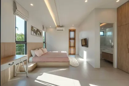 Moderne tropische 3-Zimmer-Poolvilla in Pasak, Cherng Talay