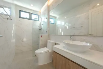 Moderne tropische 3-Zimmer-Poolvilla in Pasak, Cherng Talay