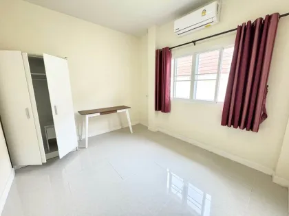 3 спальни, 2 ванных: вилла с садом в Phuket Villa Chaofa 2
