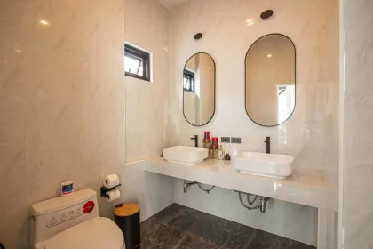 Villa privada con piscina 2 hab. 2.5 baños en alquiler en Rawai