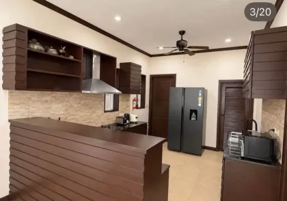 Villa privée 4 chambres avec piscine à louer à Rawai–Nai Harn
