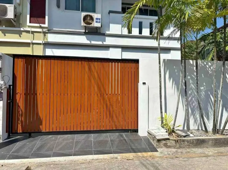 3-Bedroom House for Rent in Kathu with Parking & Amenities