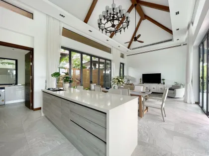 Villa Premium de 4 Dormitorios con Piscina en Alquiler en Cherngtalay