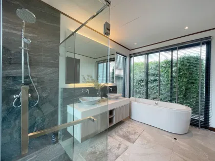 Villa Premium de 4 Dormitorios con Piscina en Alquiler en Cherngtalay