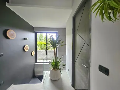 Villa privada con piscina en colina | Estilo loft moderno en tranquila zona de Chalong, Phuket