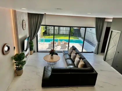 Villa privada con piscina en colina | Estilo loft moderno en tranquila zona de Chalong, Phuket