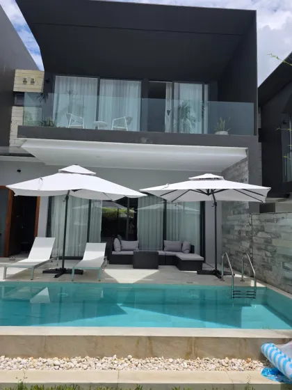 Villa privada con piscina en colina | Estilo loft moderno en tranquila zona de Chalong, Phuket