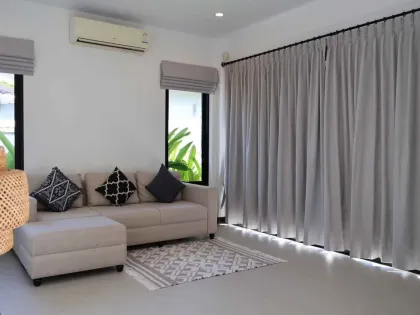Private Pool Villa mit 3 Schlafzimmern und 4 Bädern in Cherng Talay
