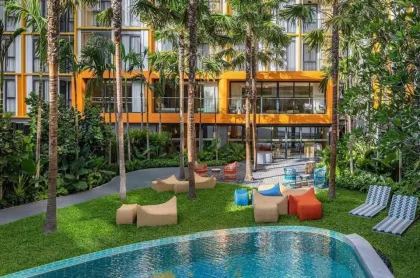 现代一居室公寓位于The Base Rise Central Phuket