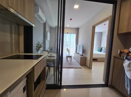 现代一居室公寓位于The Base Rise Central Phuket