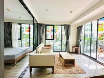 Apartamento de 2 dormitorios y 2 baños en alquiler en The Deck Patong