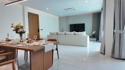 Amplia y moderna villa con piscina de 5 habitaciones en alquiler en Rawai