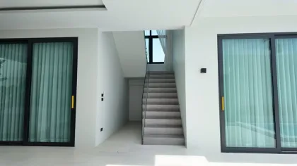 Amplia y moderna villa con piscina de 5 habitaciones en alquiler en Rawai