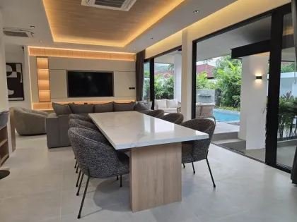 Modern renovierte Privatpool-Villa in Cherng Talay