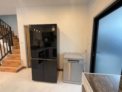 Villa nueva de 3 habitaciones con piscina privada en alquiler en Chalong
