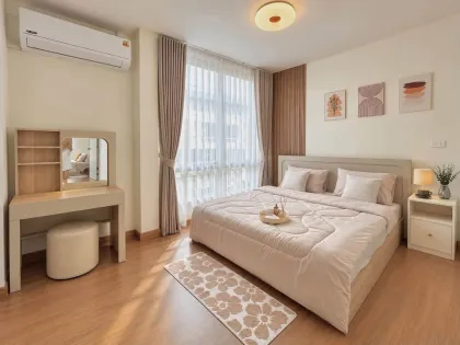 Maison en coin de 2 étages avec 3 chambres et 2 salles de bain à louer à Pa Khlong Chiap