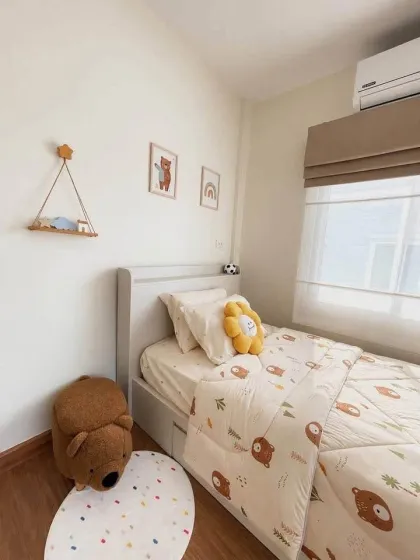 Maison en coin de 2 étages avec 3 chambres et 2 salles de bain à louer à Pa Khlong Chiap