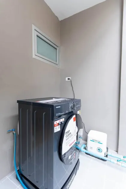 Maison en coin de 2 étages avec 3 chambres et 2 salles de bain à louer à Pa Khlong Chiap