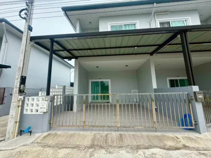 Villa de 3 habitaciones en alquiler en Chalong con piscina y seguridad