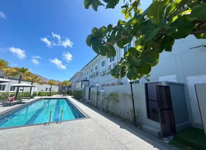 Villa de 3 habitaciones en alquiler en Chalong con piscina y seguridad