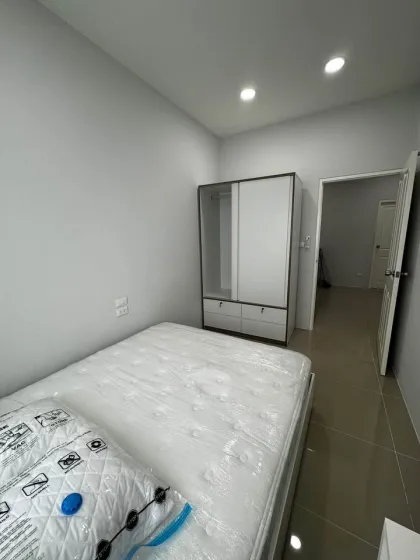 Villa de 3 habitaciones en alquiler en Chalong con piscina y seguridad