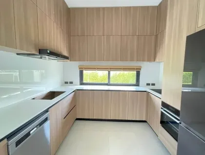 Moderne Luxus-Poolvilla zur Miete in Koh Kaew