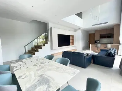 Moderne Luxus-Poolvilla zur Miete in Koh Kaew