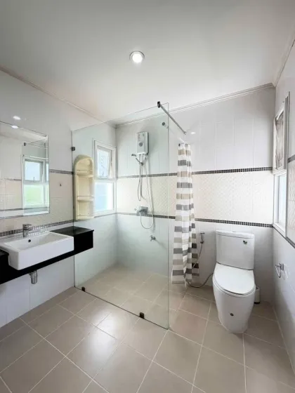บ้านวิลล่า 4 ห้องนอน 3 ห้องน้ำ ให้เช่าในเกาะแก้ว