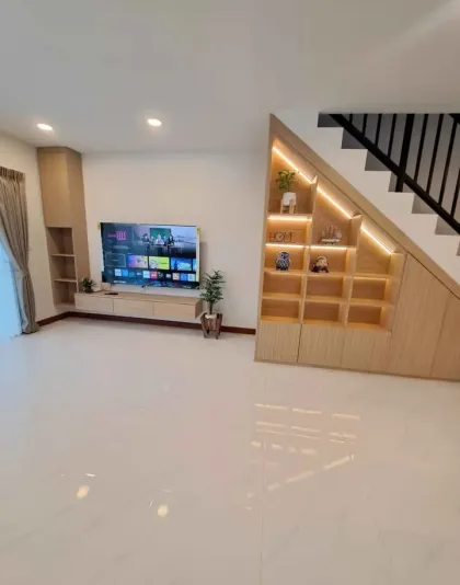 Villa privada con piscina de 3 dormitorios en alquiler en Chalong