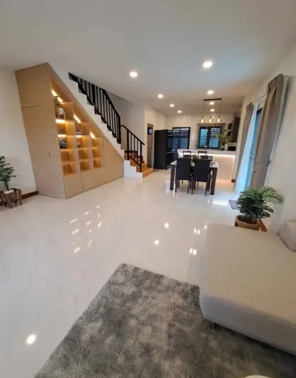 Villa privada con piscina de 3 dormitorios en alquiler en Chalong