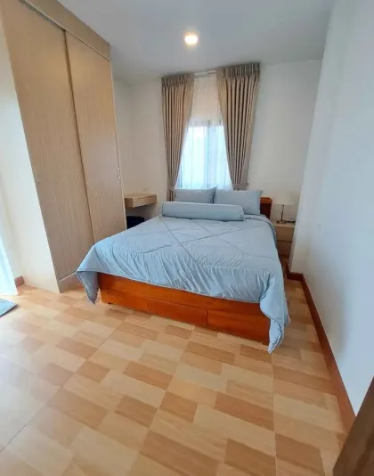 Villa privada con piscina de 3 dormitorios en alquiler en Chalong