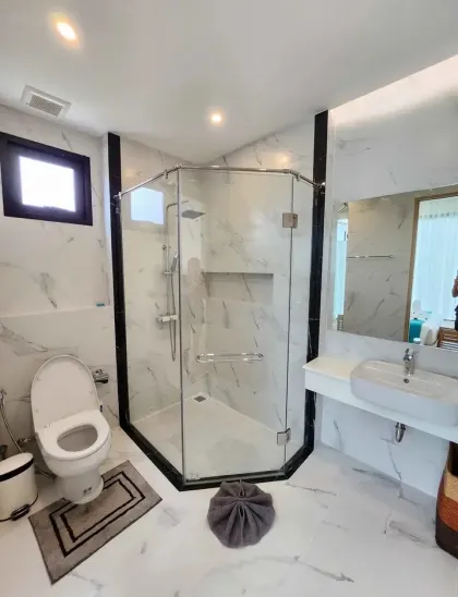Nueva villa moderna de 3 dormitorios con piscina en Rawai