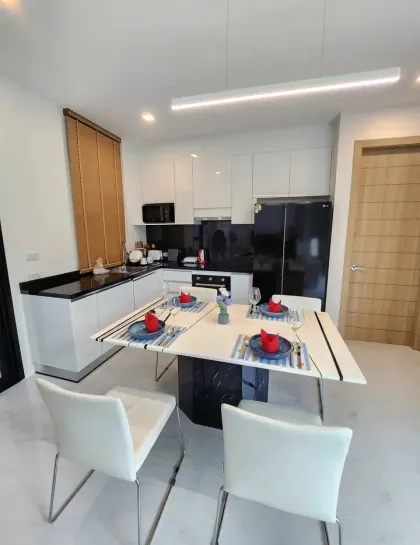 Nueva villa moderna de 3 dormitorios con piscina en Rawai