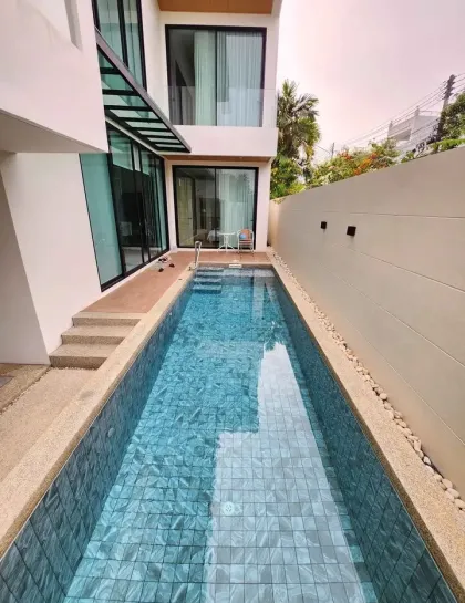 Nueva villa moderna de 3 dormitorios con piscina en Rawai