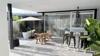 Villa con piscina de 3 habitaciones y 3 baños en alquiler en Kathu
