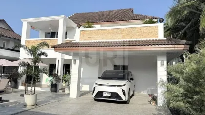 Villa con piscina de 3 habitaciones y 3 baños en alquiler en Kathu