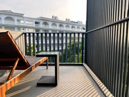 อพาร์ตเมนต์ 2 ห้องนอนให้เช่าที่ The Deck Patong Condo
