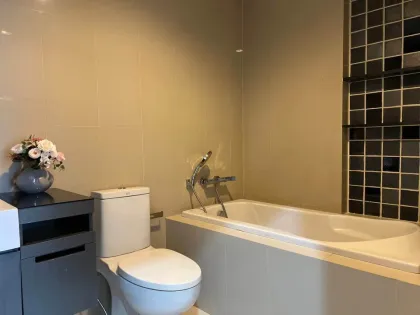 อพาร์ตเมนต์ 2 ห้องนอนให้เช่าที่ The Deck Patong Condo