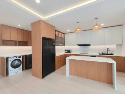 BAANSUAN Neramit5 Pa Klok 4-Zimmer-Villa zur Miete