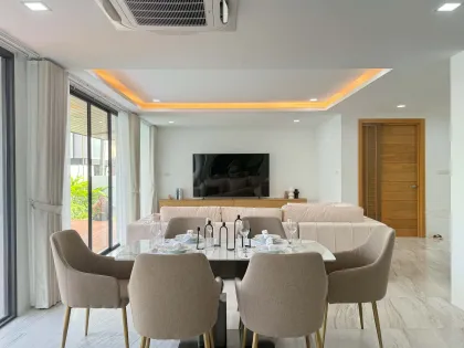 Private Villa mit Pool in Rasada, Phuket Town zu vermieten – 4 SZ, 4 Bäder