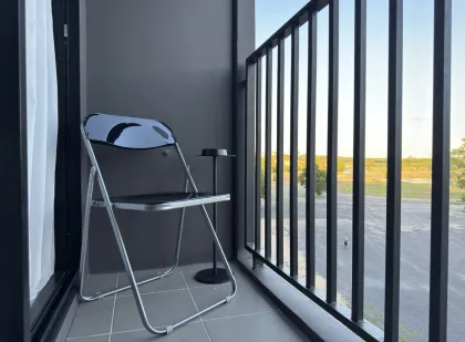 THE BASE Cherngtalay – Moderne 1-Zimmer-Wohnung 35m2 mit Bergblick