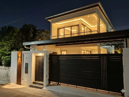 Современная Вилла с 4 Спальнями и Бассейном в аренду в Чалонге, Сой Палай