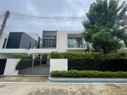 Villa Laguna Park 1 con 5 dormitorios y 5 baños en alquiler
