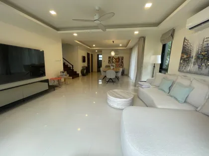 Villa Laguna Park 1 con 5 dormitorios y 5 baños en alquiler