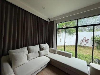 Casa Mono Loft moderna de 3 habitaciones en alquiler y venta en Koh Kaew, Phuket