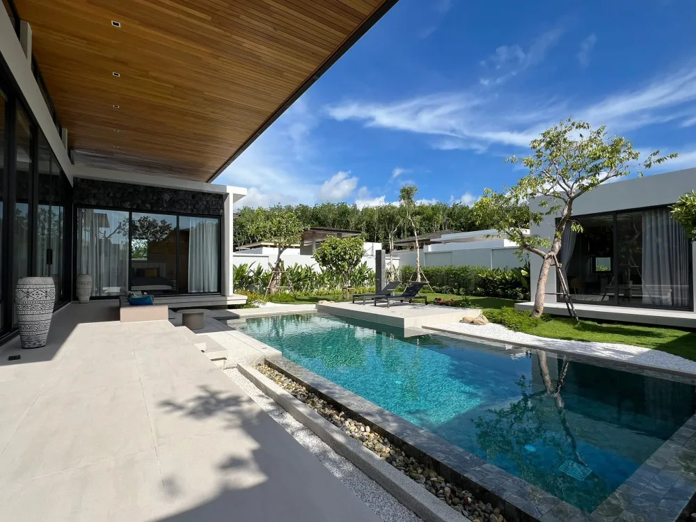 วิลล่าหรูทันสมัยพร้อมสระว่ายน้ำให้เช่า | Botanica Modern Loft II, ภูเก็ต
