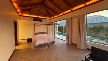 Luxus-Poolvilla zu vermieten und zu verkaufen | Si Sunthon, Phuket