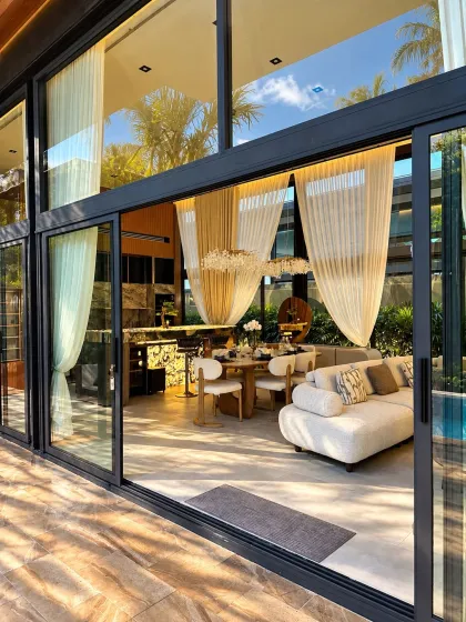 Luxus 4-Schlafzimmer-Poolvilla zur Miete in Suksan Fusion, Rawai